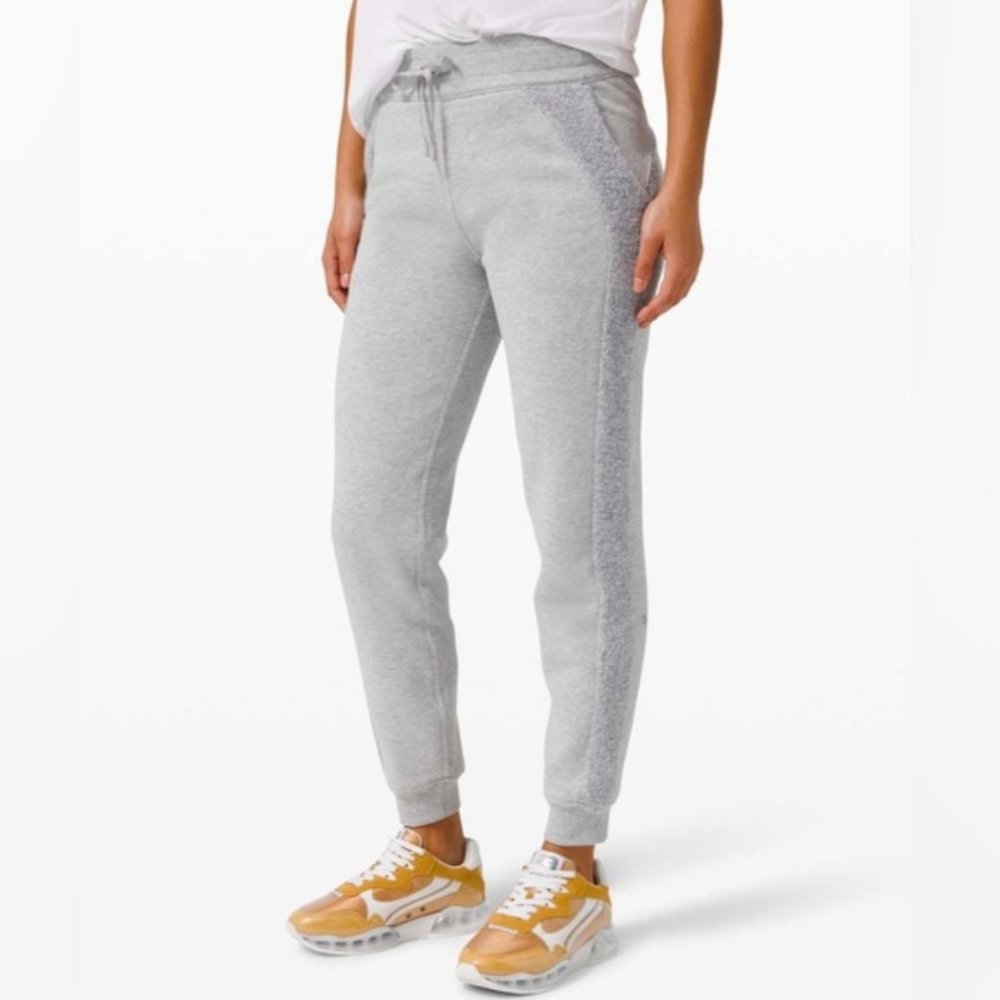 Lululemon Scuba Jogger with Wool Sherpa Stripe - Size 4